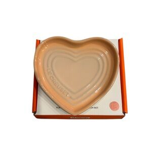 Le Creuset Heart-Shaped Spoon Rest Peche Peach Orange